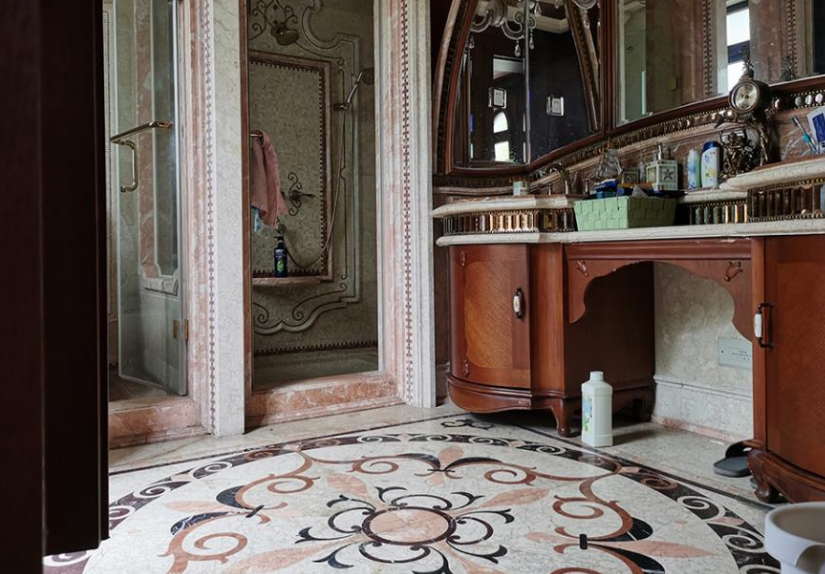 上海市宝山区上置香岛原墅28栋全幢 