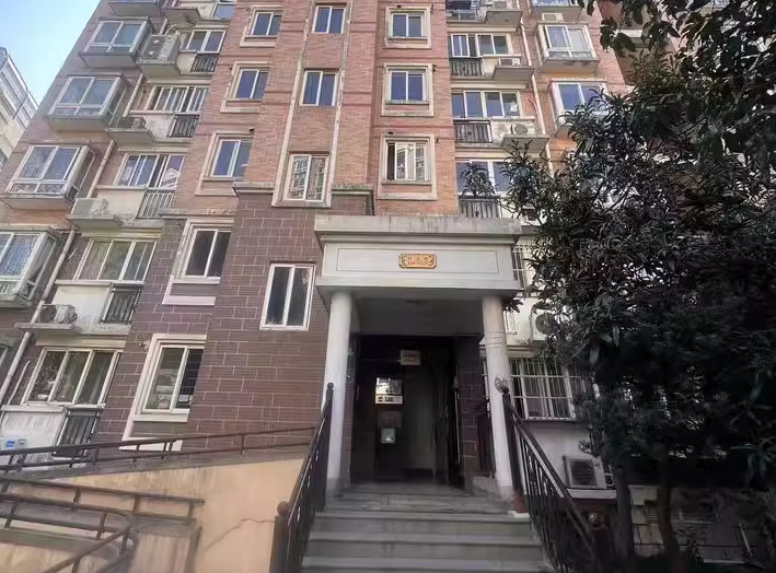 上海市浦东新区鹏欣绿苑26栋1F 