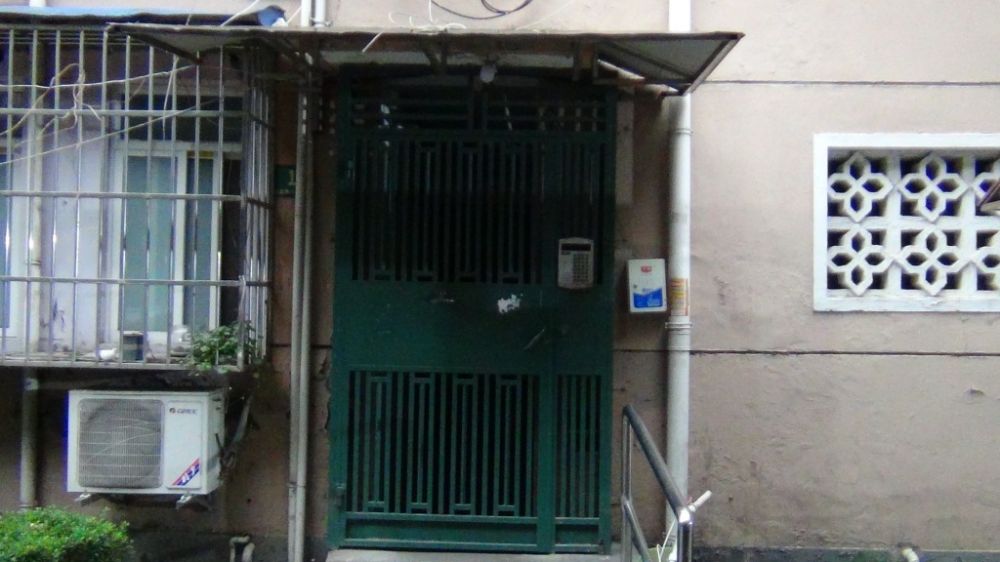 上海市虹口区运四小区1栋4F 