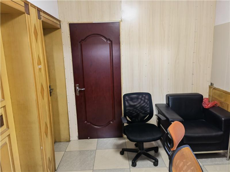 上海市宝山区淞南九村204栋3F 