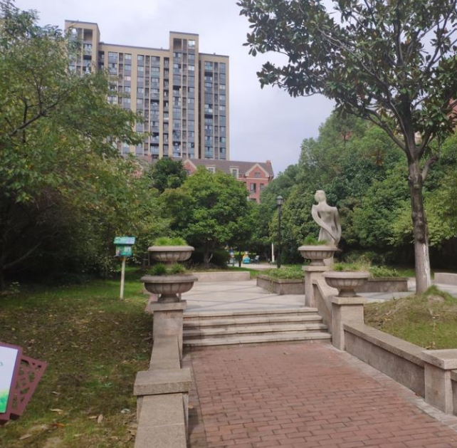 上海市嘉定区新城金郡11栋1F及地下车位 