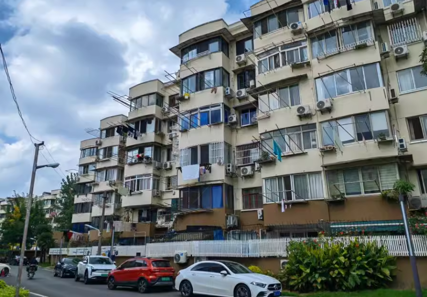 上海市普陀区真光新村61栋6F 