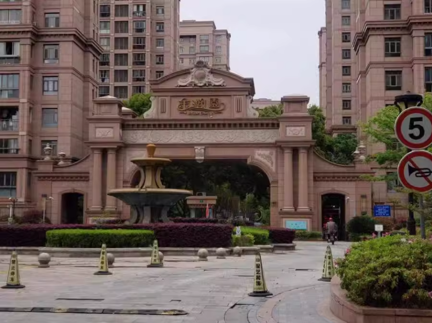 上海市金山区金瀚园65栋15F 