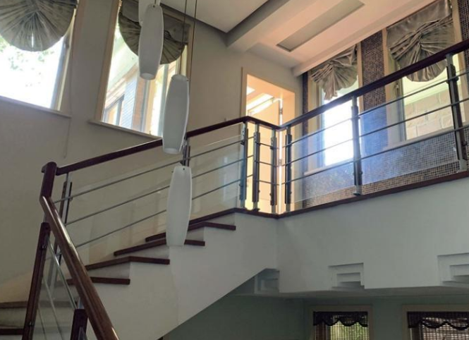 上海市青浦区西郊华城511栋 