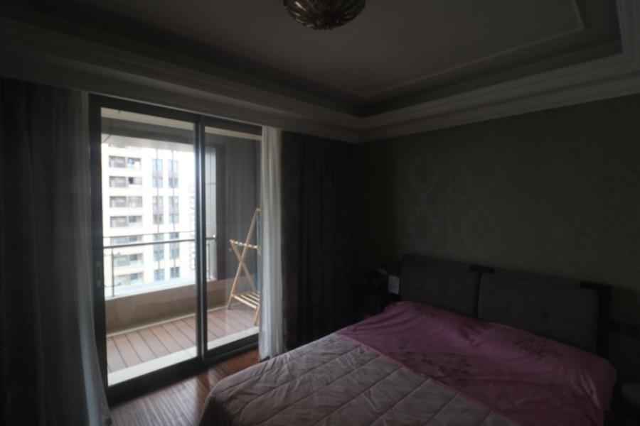 上海市黄浦区黄浦滩名苑1栋16F及车位 