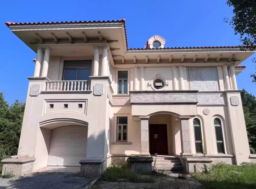 上海市奉贤区棕榈滩高尔夫别墅317栋全幢 