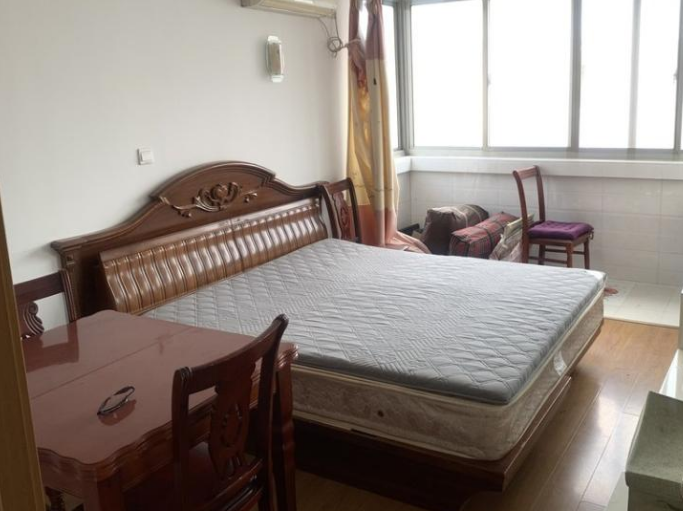 上海市宝山区海滨三村31栋5F 