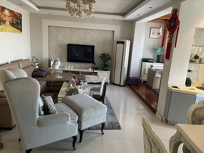 上海市奉贤区景河苑4栋5F 