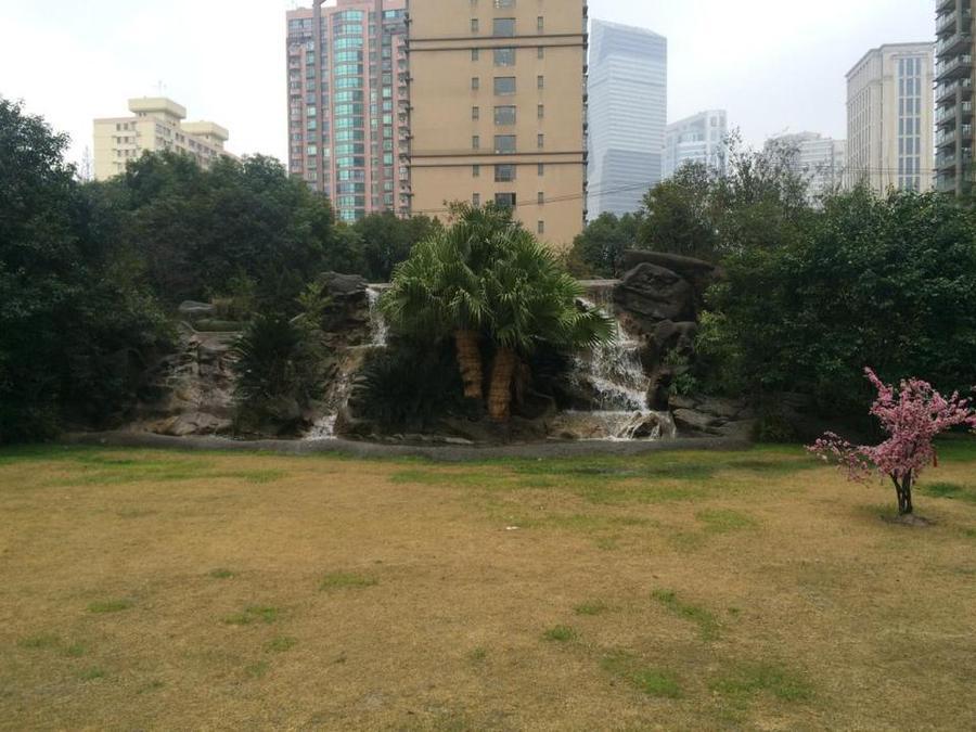 上海市长宁区嘉里华庭163栋17F及车位 