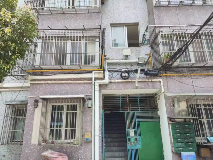 上海市嘉定区塔城路685弄小区29栋5F 