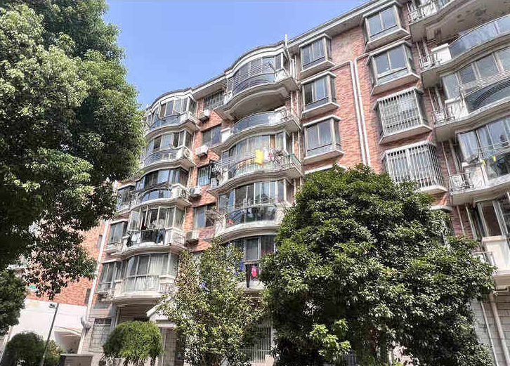 上海市奉贤区新南家园33栋6F 