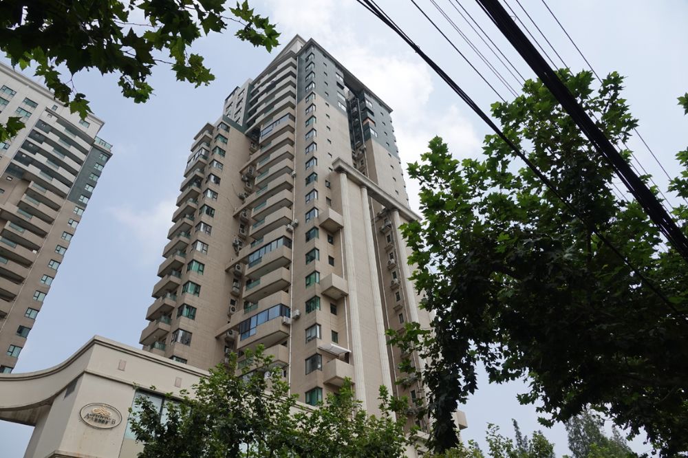 上海市徐汇区鸿艺豪苑1栋12F 