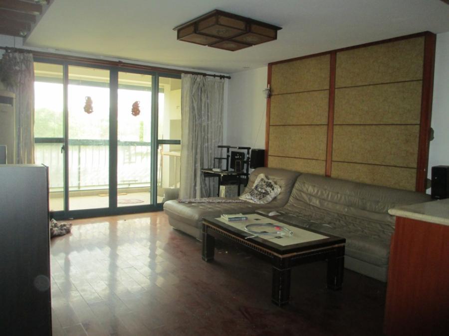 上海市青浦区顺驰蓝湾10栋3F 