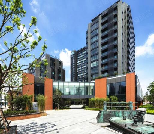 上海市静安区华侨城苏河湾行政公馆50栋26F 