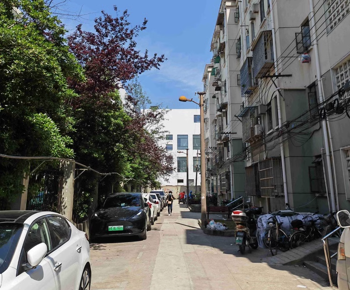 上海市杨浦区工农三村99栋4F 