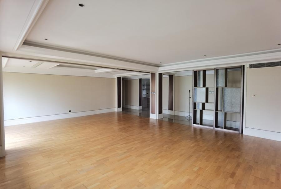 上海市长宁区淮海名邸5栋5F 