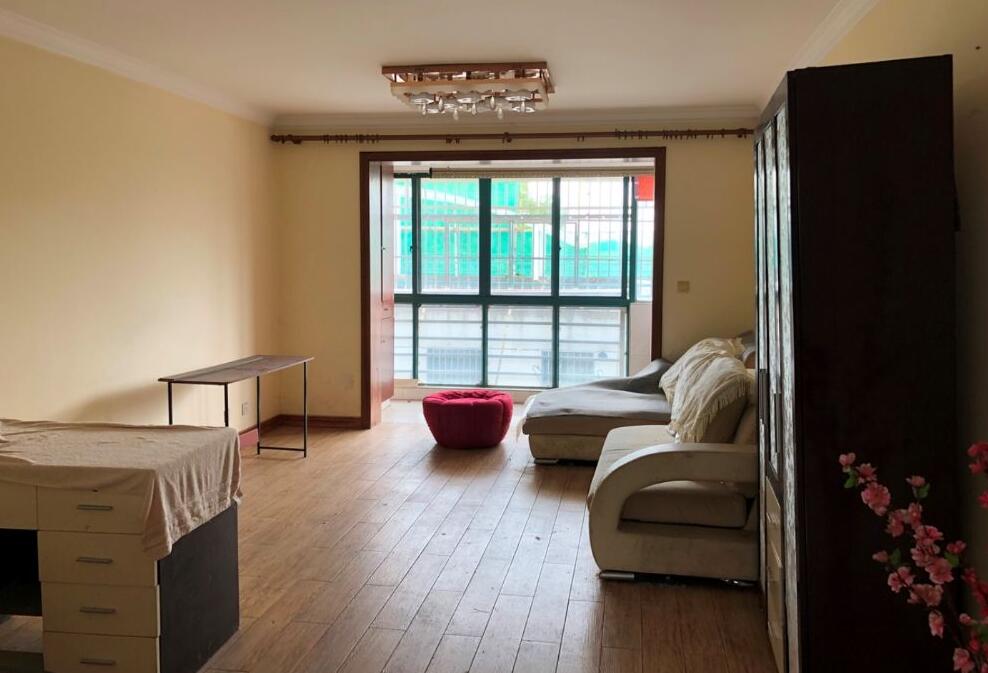 上海市奉贤区金水苑8栋3F 