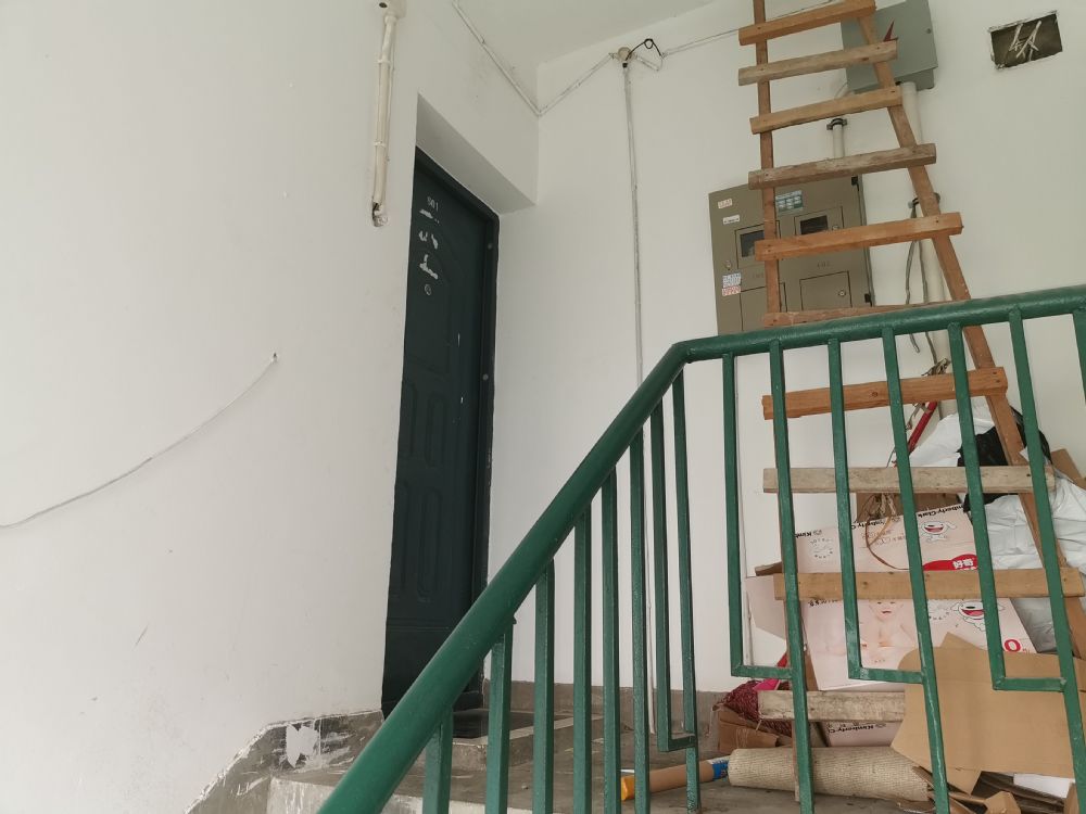 上海市闵行区新华小区37栋6F 