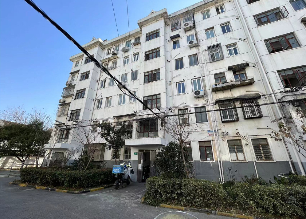 上海市闵行区白浪新村3栋6F 