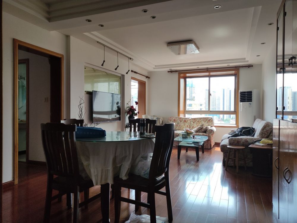 上海市杨浦区恒阳花苑8栋12F 