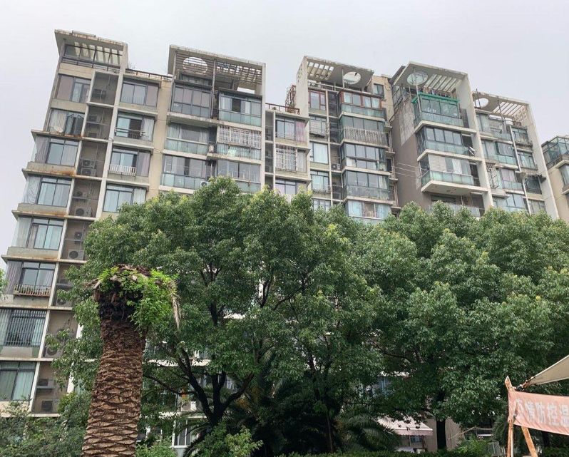 上海市宝山区丽雅花园1栋2F 