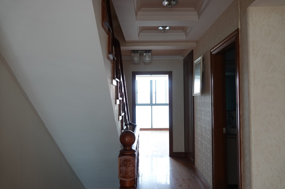 上海市松江区海派青城118栋2F 