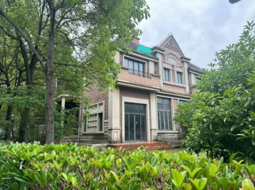 上海市奉贤区世茂爱马尚郡29栋 