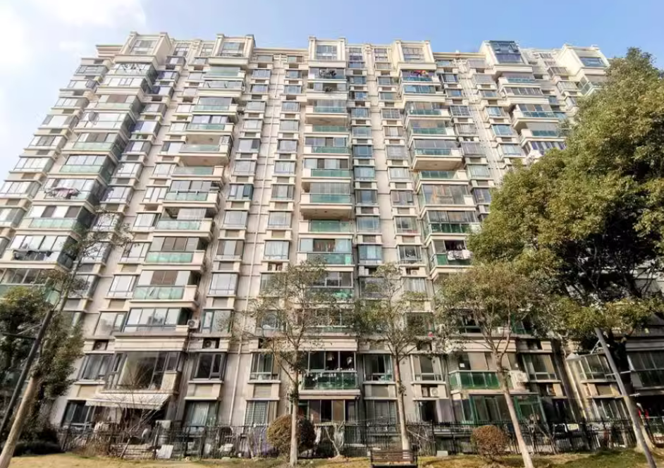 上海市松江区三湘四季花城二期桂花苑50栋14F 