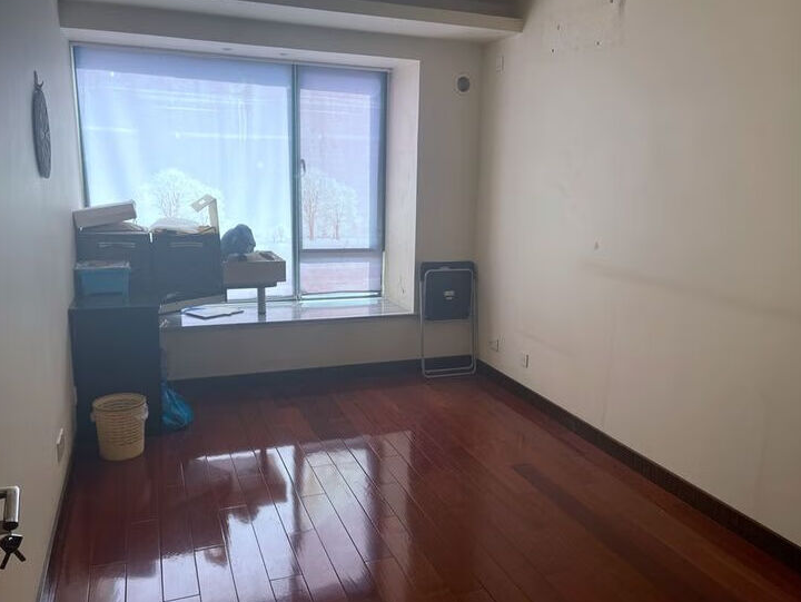 上海市闵行区假日风景72栋4F 