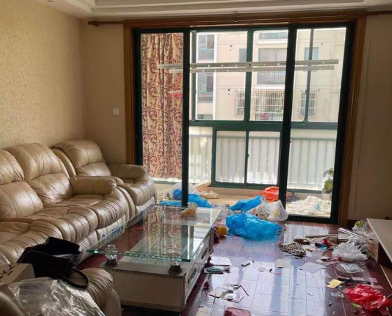 上海市闵行区飞碟苑21栋4F 