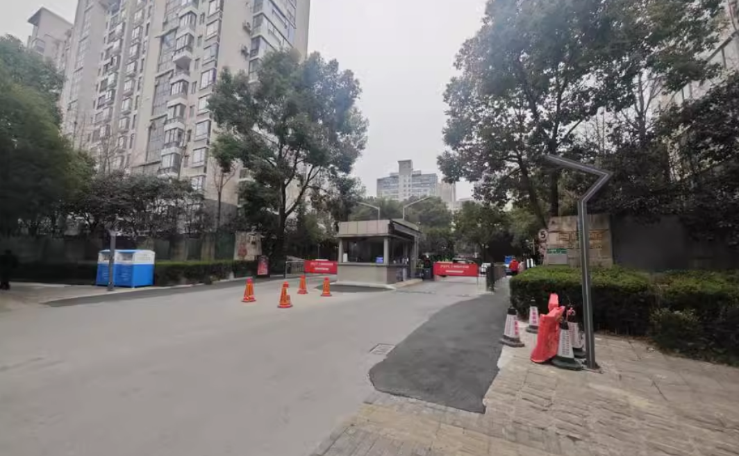 上海市宝山区三花现代城丹桂苑26栋15F 