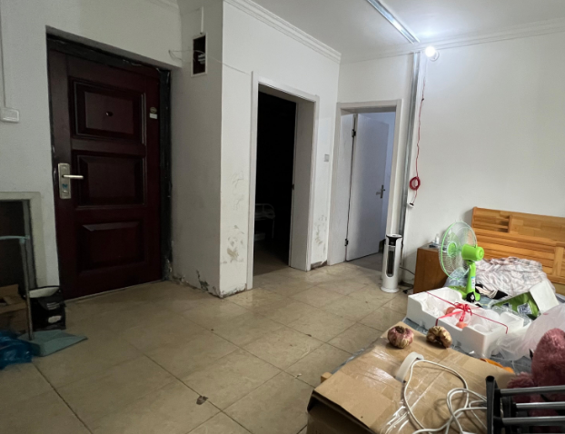 上海市宝山区罗南三村76栋1F 