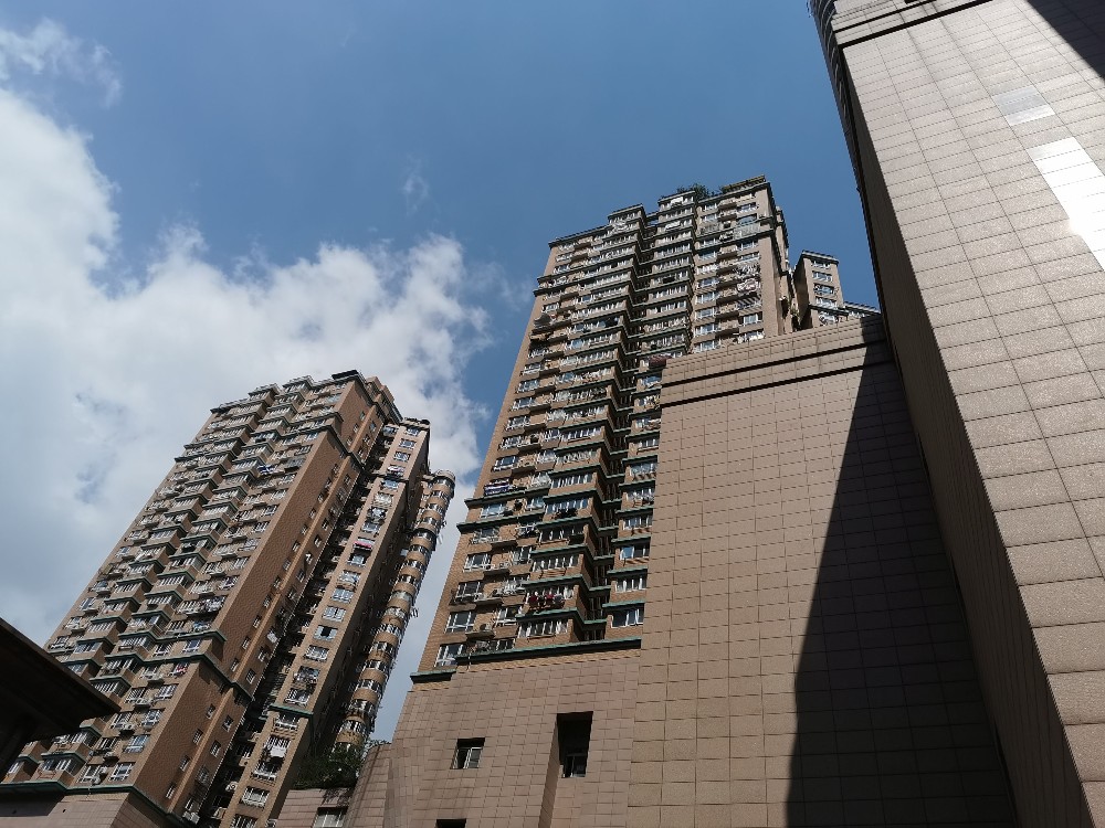 上海市普陀区日月星辰2号28层 