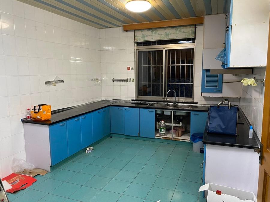 上海市松江区蓝天新村57栋 