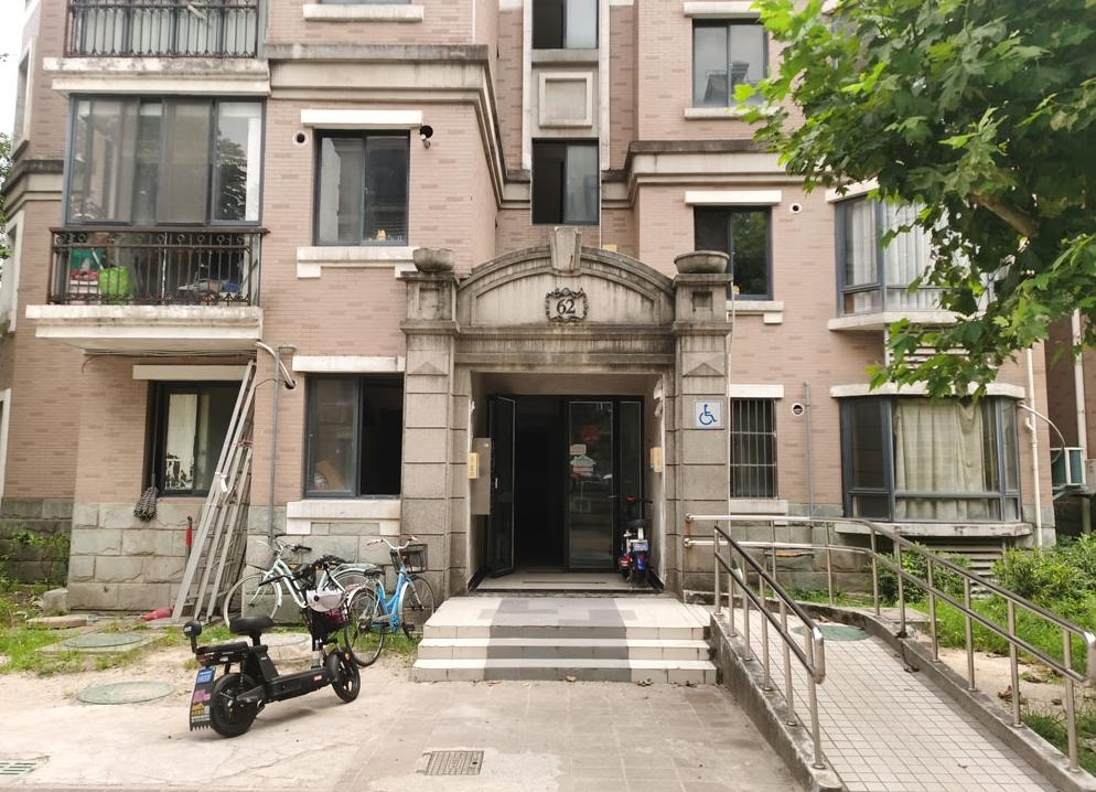 上海市奉贤区绿地南桥新苑62栋3F 