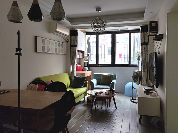 上海市长宁区绿园十一村16栋2F 