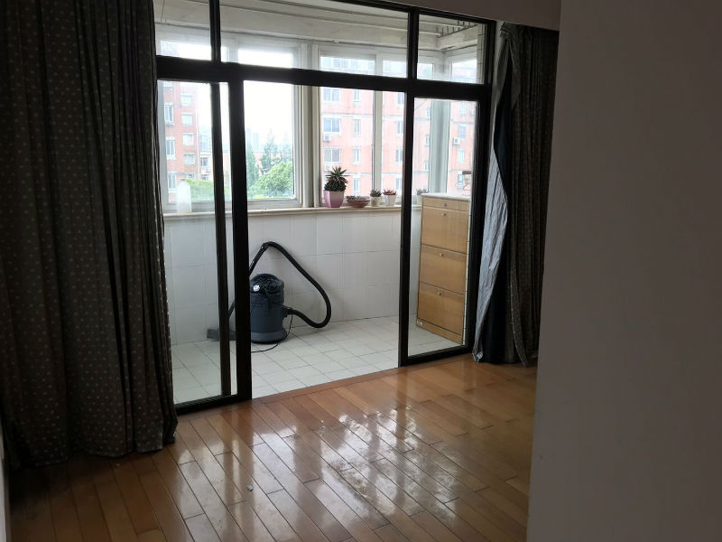 上海市闵行区龙柏城市花园28栋6F 