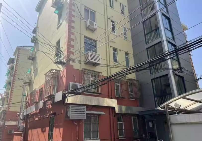 上海市浦东新区胶南小区2栋5F 