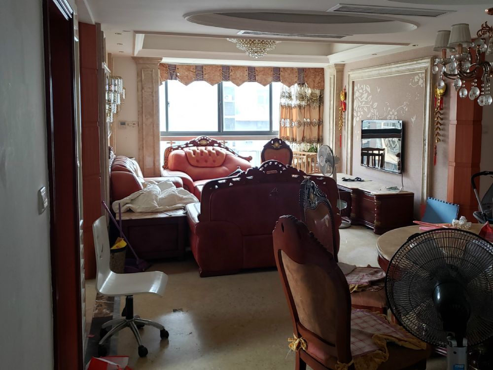 上海市宝山区中环一号87栋8F 