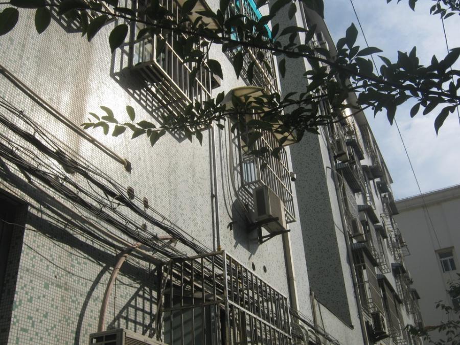 上海市嘉定区人民小区2栋4F 