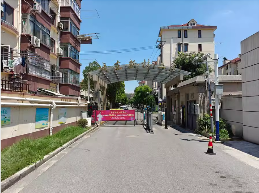 上海市青浦区城东新村65栋6F 