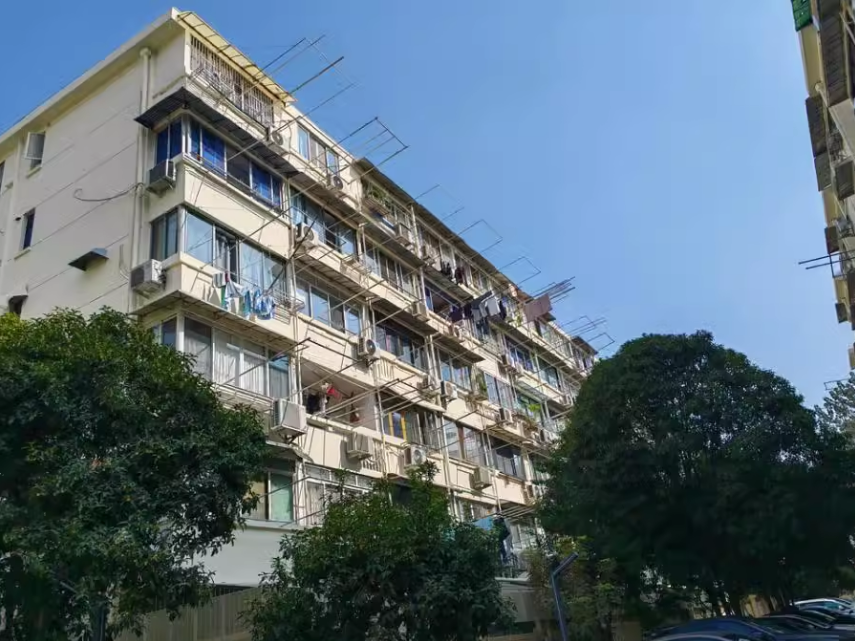 上海市徐汇区汇成五村81栋4F 