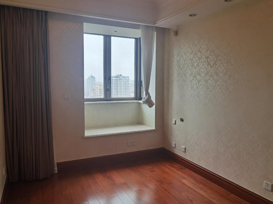 上海市徐汇区徐汇苑7栋22F 