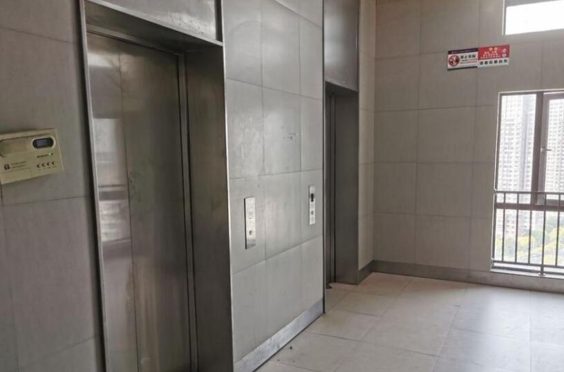 上海市宝山区绿地领海18栋14F 