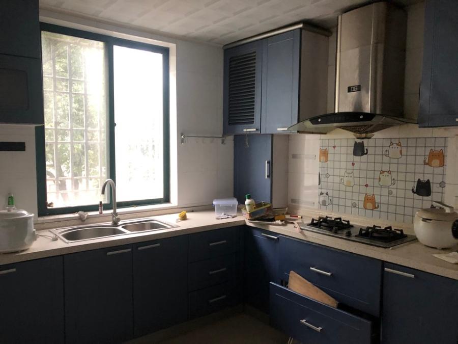 上海市青浦区梦里水乡花苑2栋2F 