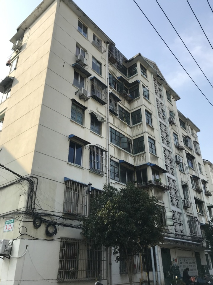 上海市嘉定区三皇桥小区9栋6F 