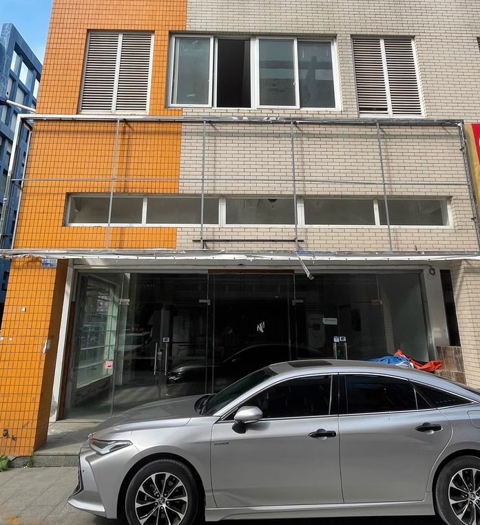 上海市松江区九洲世贸批发市场109栋1-3F 