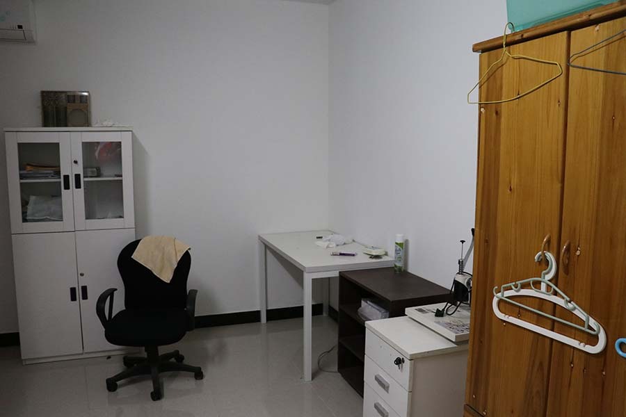 上海市黄浦区白云公寓468栋5F 