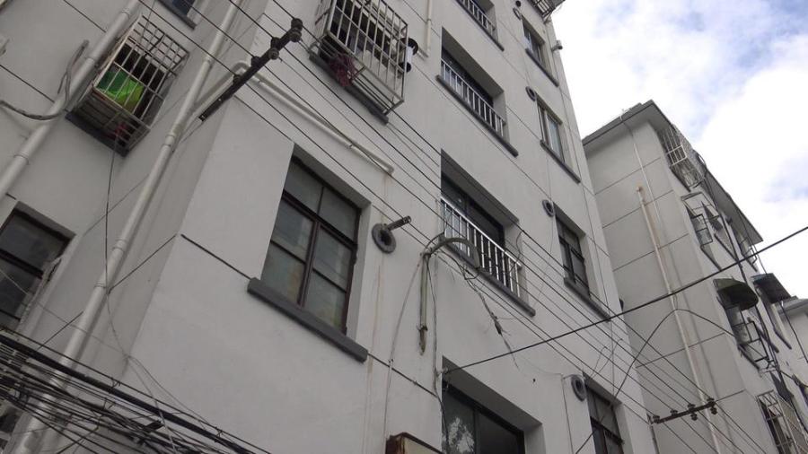 上海市宝山区布长街52弄小区2栋4F 