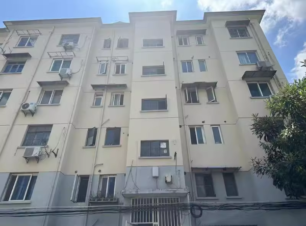 上海市闵行区金塔三村144栋1F 